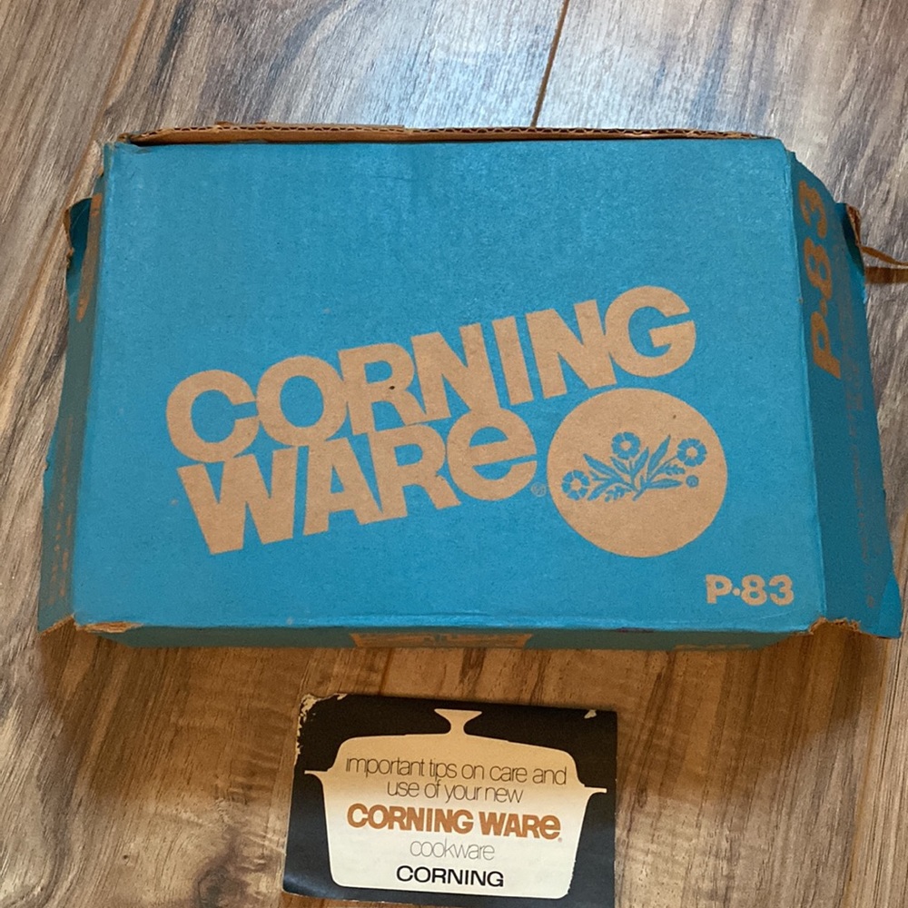 VINTAGE! NEW IN BOX! Corning Ware Cornflower Blue Ware Skillet with Lid - Picture 13 of 15
